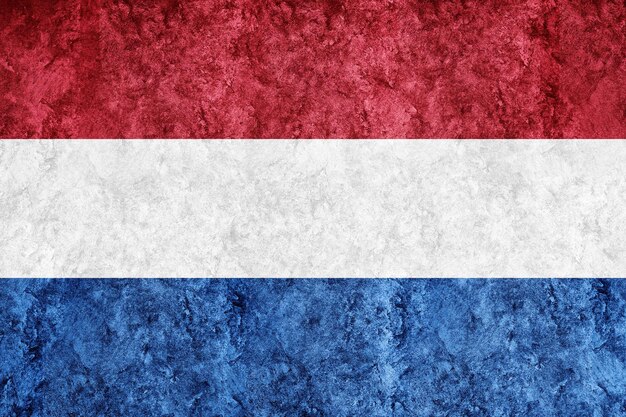 Niederlande Metallische Flagge, strukturierte Flagge, Grunge-Flagge