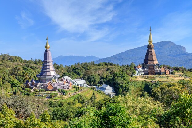 Noppamethedon und Nopphonphusiri Pagoden Blick vom Naturlehrpfad Kew Mae Pan Doi Inthanon Nationalpark Chiang Mai Thailand