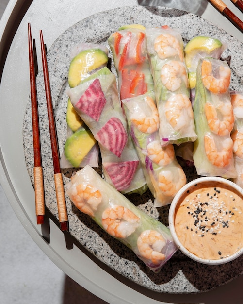 Oben Ansicht asiatisches Essen auf Teller