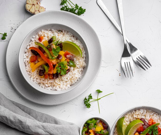 Oben Ansicht brasilianisches Essen mit Reis