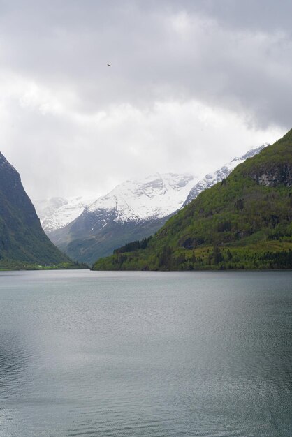 Olden Norwegen 17. Mai 2023 Fluss und Berge