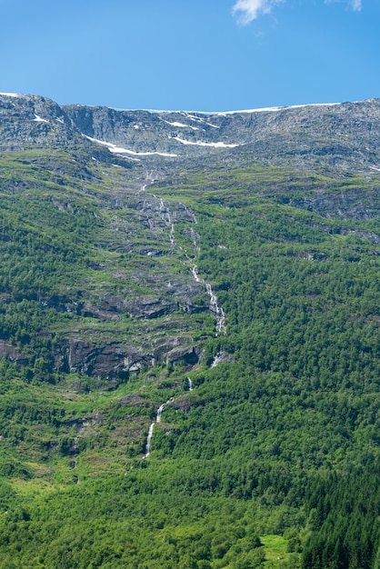 Kostenloses Foto olden norwegen 28. juni 2023 berg