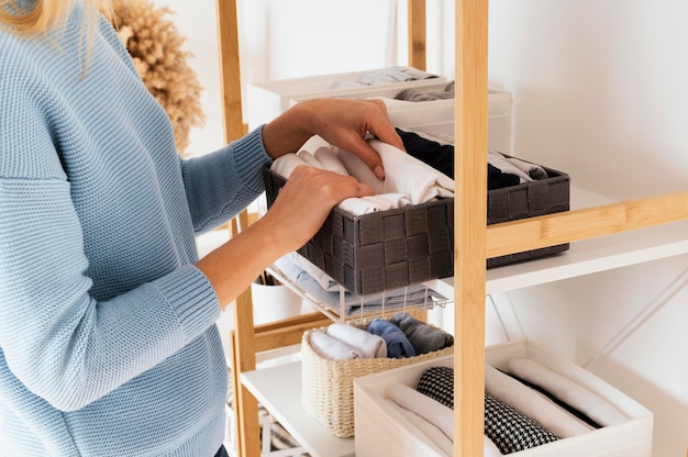 Organisierter Schrank zu Hause