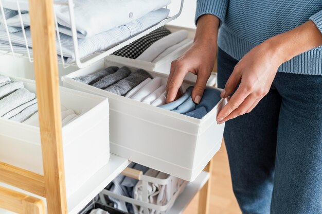 Organisierter Schrank zu Hause