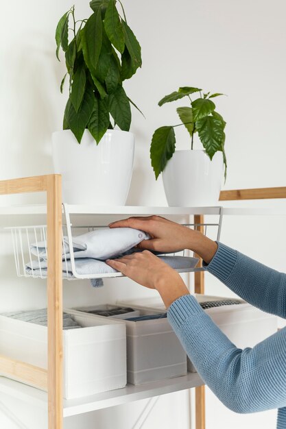 Organisierter Schrank zu Hause