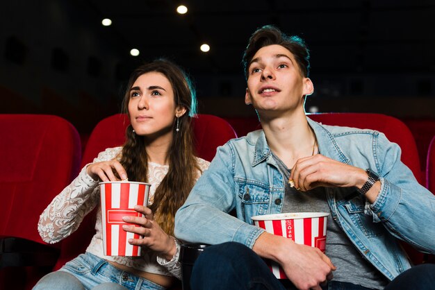 Paar im Kino