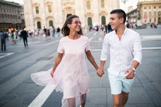 Paare auf Flitterwochen in Mailand