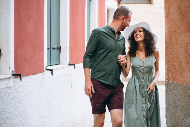 Paare auf Flitterwochen in Venedig