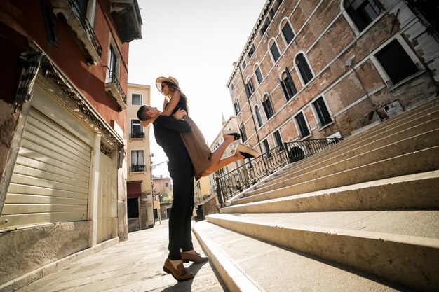 Paare auf Flitterwochen in Venedig