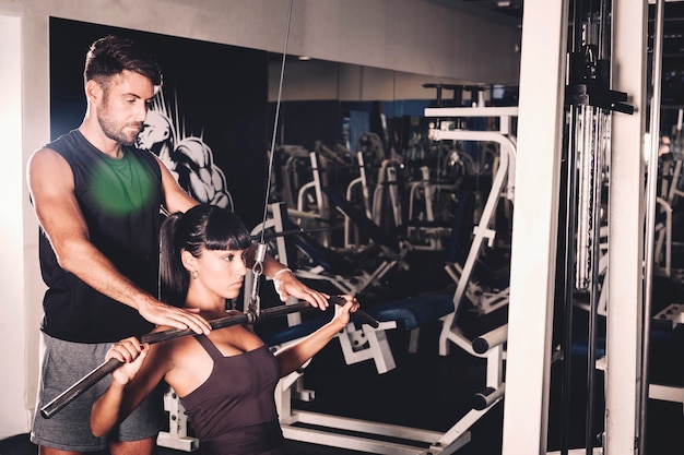 Paartraining in der Turnhalle