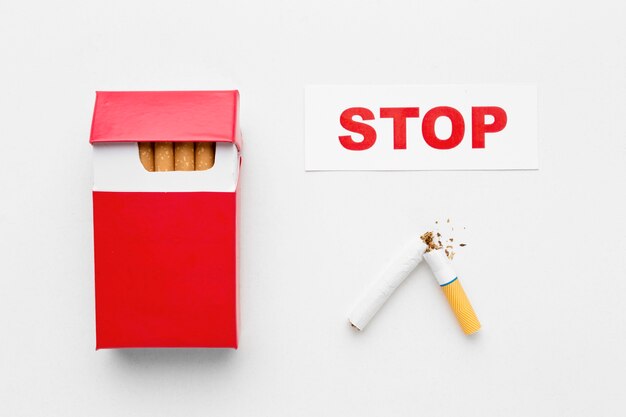 Packung Zigaretten mit Nachricht aufhören zu rauchen