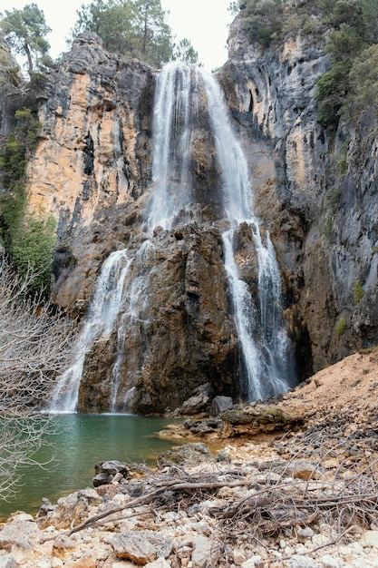 Kostenloses Foto panoramablick auf den wasserfall