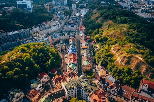 Panoramablick aus der Luft auf den Andreevsky-Abstieg