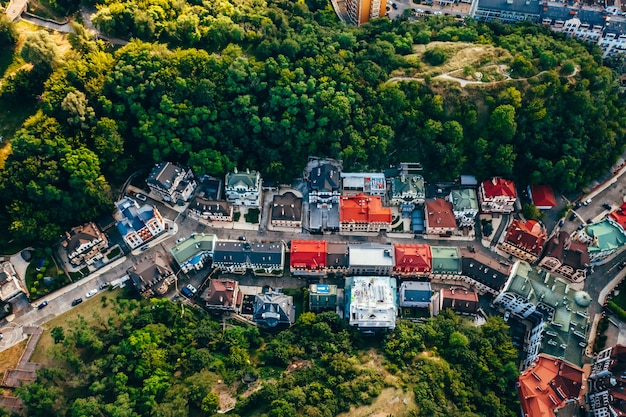 Kostenloses Foto panoramablick aus der luft auf den andreevsky-abstieg