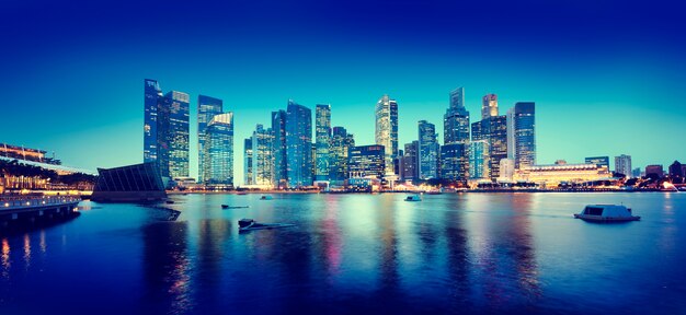 Panoramisches Nachtkonzept Stadtbild-Singapur