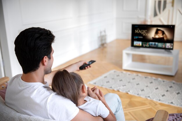 Papa verbringt Zeit mit seiner Tochter