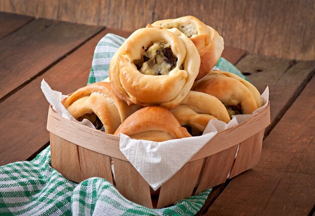 Pastetchen mit Kartoffeln und Pilzen