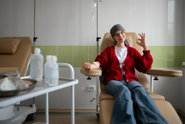 Kostenloses Foto patient, der eine chemotherapie erhält