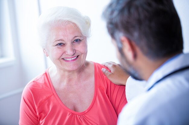 Patient einen Arzt zu konsultieren