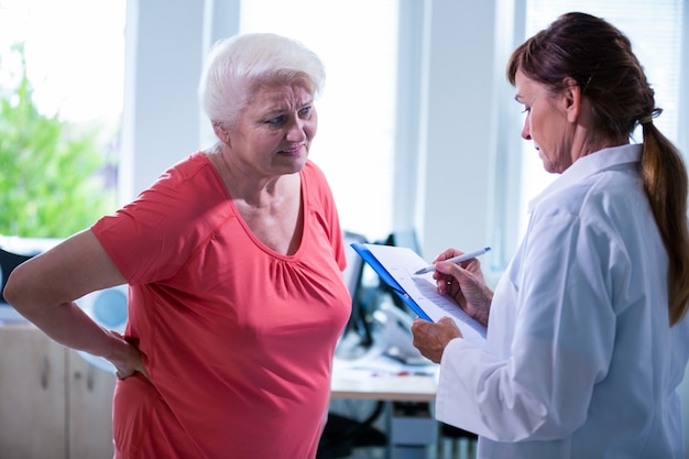 Patient einen Arzt zu konsultieren