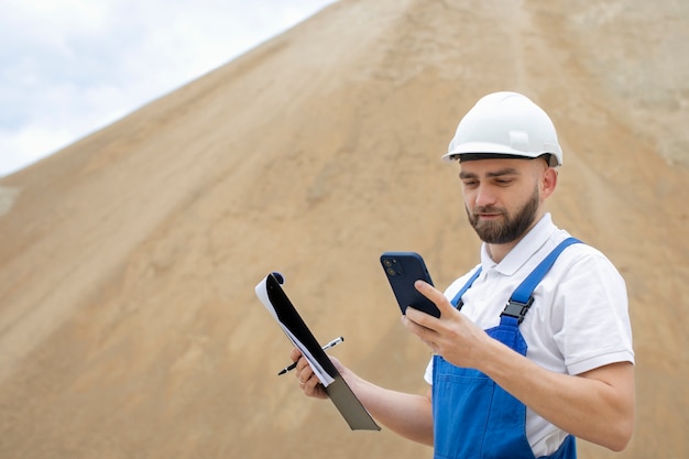 Person, die im Baugewerbe tätig ist