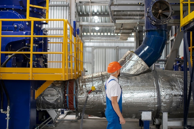 Person, die im Baugewerbe tätig ist