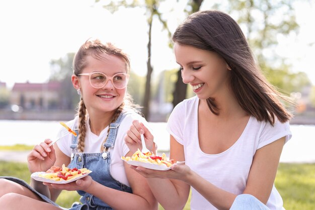 Picknick. Frauen im Park