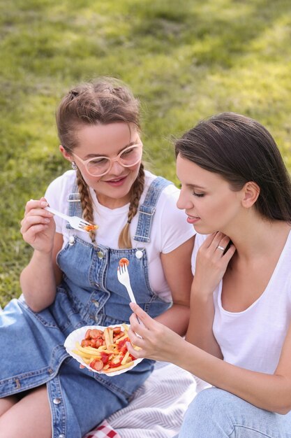 Picknick. Frauen im Park