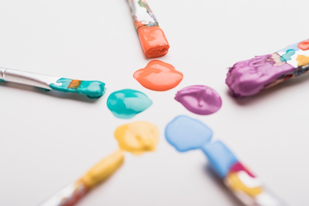 Instagram-beitragssammlung für holi mit bunten flecken ...