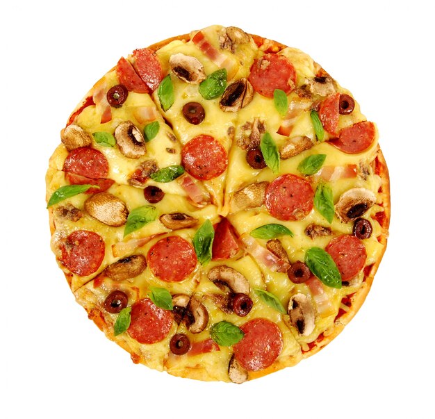 Pizza auf weißem Hintergrund isoliert