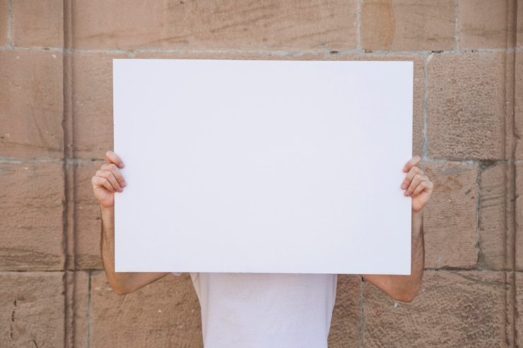 Kostenlose Foto plakat halten