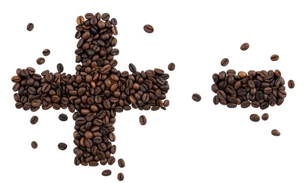 Plus- und Minus-Symbol aus Kaffeebohnen auf einem isolierten weißen Hintergrund