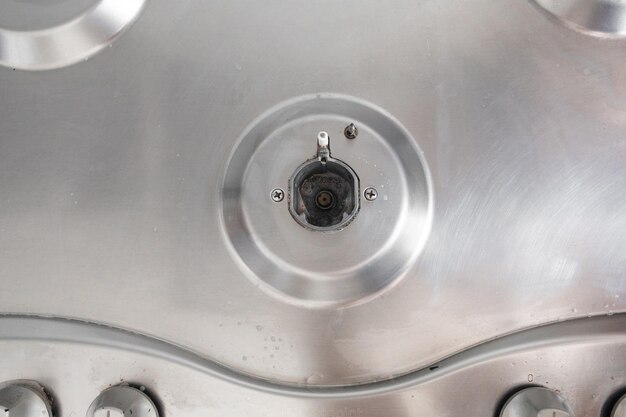 Polierter Gaskocher nach dem WaschenPerfekt sauberer Gaskocher nach dem Waschen mit Polierchemikalien Das Ergebnis des Waschens der Brenner