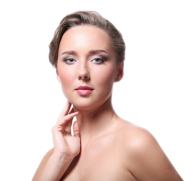 Porträt der schönen nackten Frau für Hautpflegekonzept