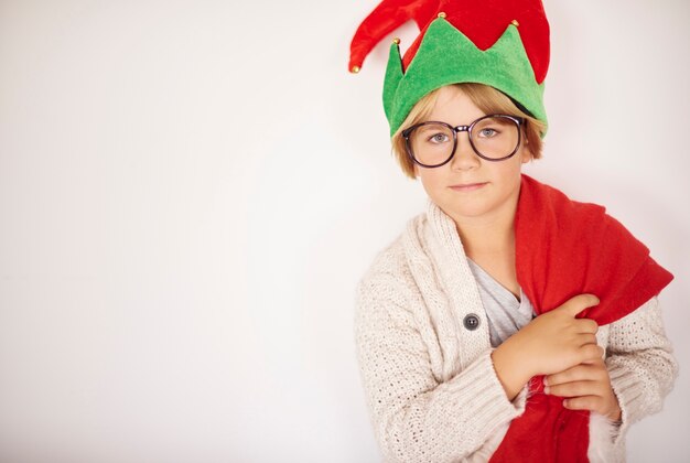 Porträt des kleinen Jungen zu Weihnachten