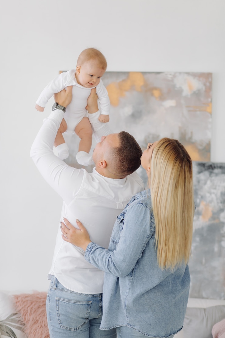 Kostenlose Foto porträt einer jungen familie