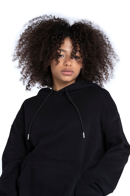 Kostenloses Foto porträt eines jungen erwachsenen mit hoodie-attrappe
