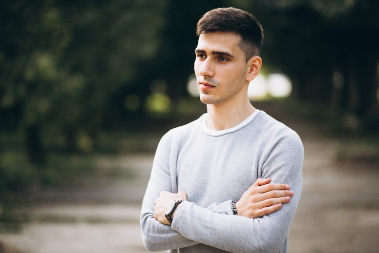 Kostenlose Foto porträt eines jungen, hübschen mannes