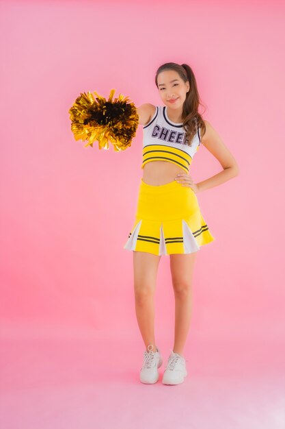 Porträt schöne junge asiatische Frau Cheerleader