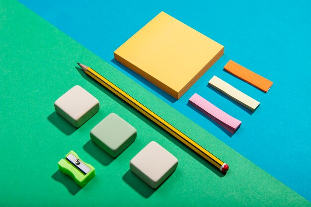 Post-It-Grußkarten und Schulutensilien