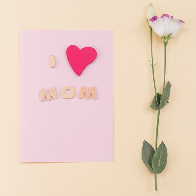 Postkarte und Blume für Muttertag
