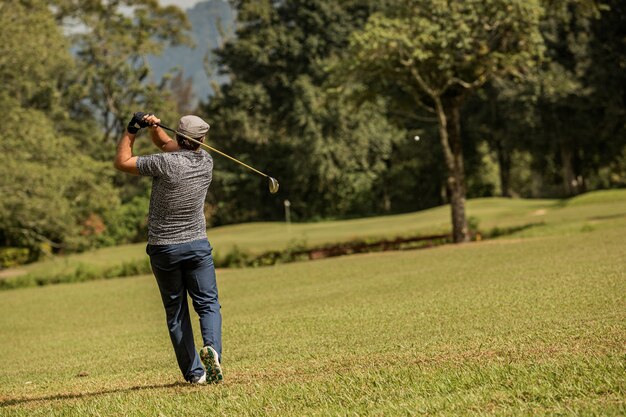 Professioneller Golfer. Bali. Indonesien.