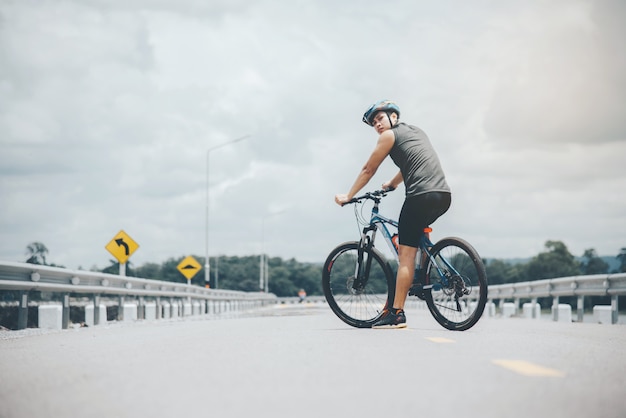 Kostenloses Foto radfahrer