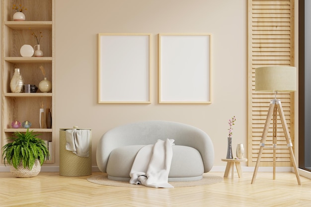 Rahmenmodell mit zwei Plakaten im Wohnzimmerinnenraum des skandinavischen Stils