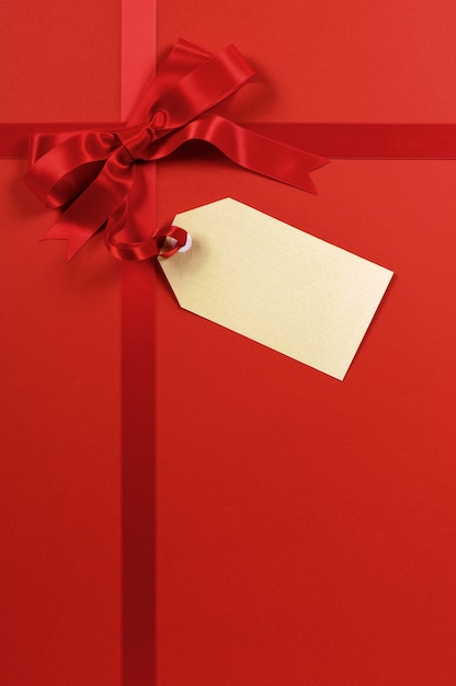 Red Geschenkband Hintergrund mit Geschenk-Tag