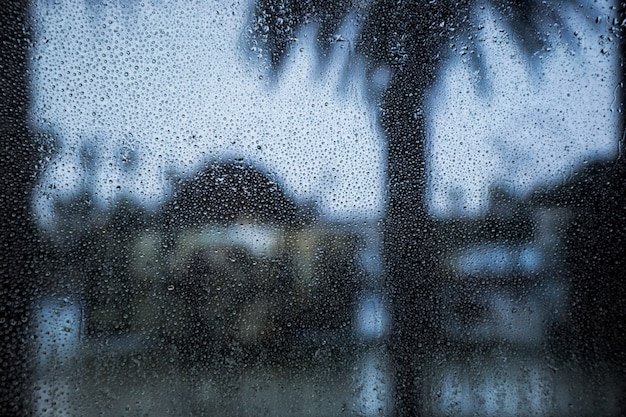 Regentropfen am Fenster