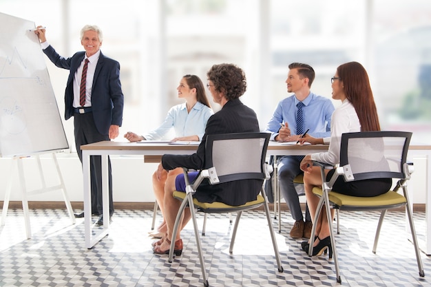 reife Menschen Business-Mitarbeiter Büro