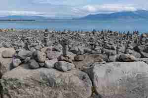 Kostenloses Foto reykjavik, island, 13. juni 2023: künstlerische felsen