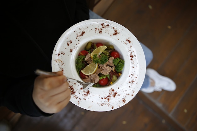 Rindfleischsalat mit Zutaten