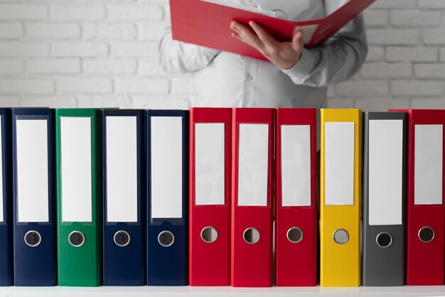 Ringbinder, der für gespeicherte Dokumente verwendet wird